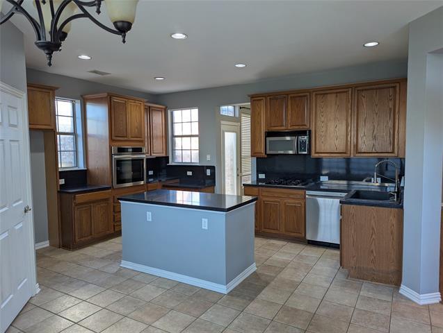 Building Photo - 305 Harvest Bend Dr