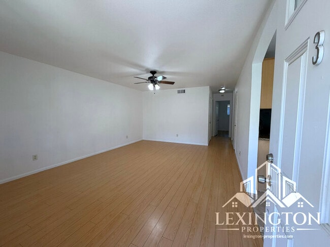 Building Photo - Stunning, 2BD/1BA, Condo in the Villaggio Community off Madison Ave. and Auburn Blvd.! ***Move-in...