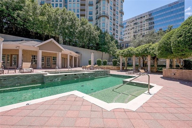Pool & Court Yard - 3400 Welborn St