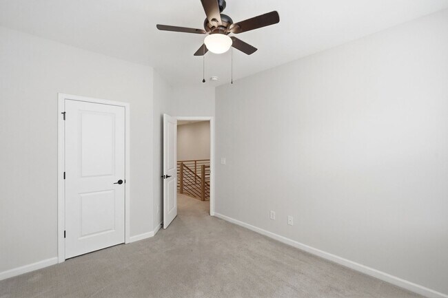 Building Photo - Like-New LoSo Townhome | 3BR + Loft | 2-Car Garage | Move-In Ready