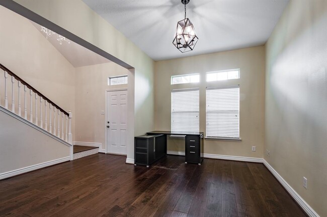 Building Photo - 5914 Shadow Creek Ct