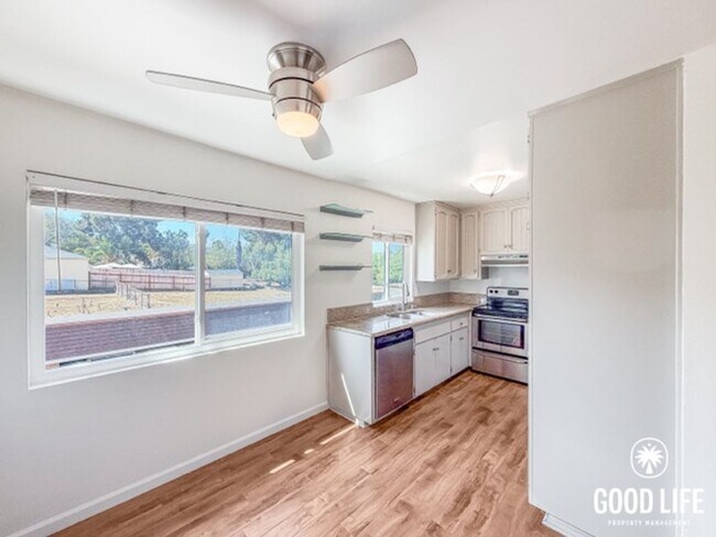Building Photo - SD: Bright 2BD/2BA Condo in La Mesa with Community Pool, Private Balcony & In-Unit Laundry
