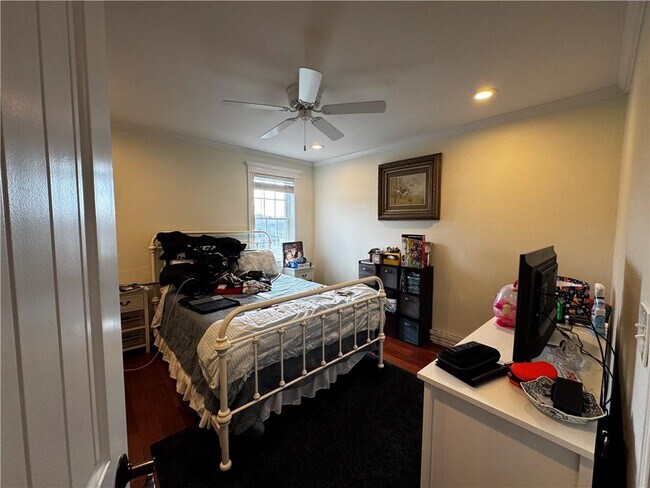 Building Photo - 73 Dye Hill Rd