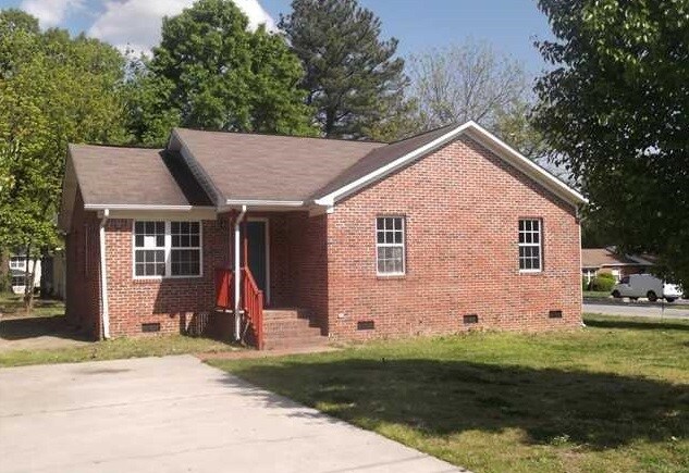 Primary Photo - 915 Sharon St