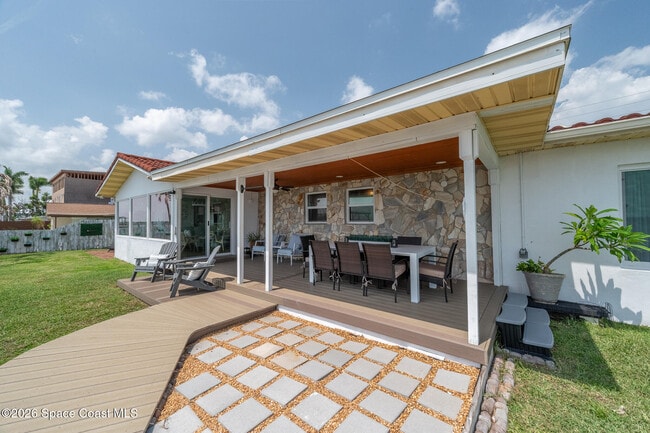 Building Photo - 1110 S Banana River Dr