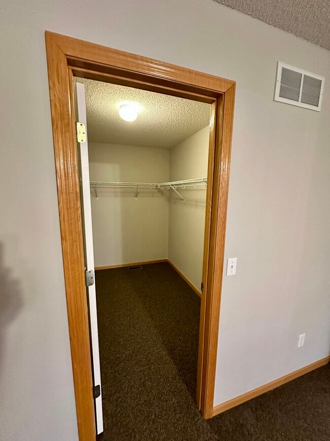 Building Photo - 13037 Europa Trail Way N