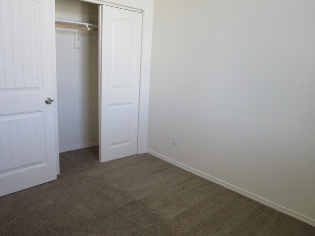 Building Photo - 1710 Lancaster Ave