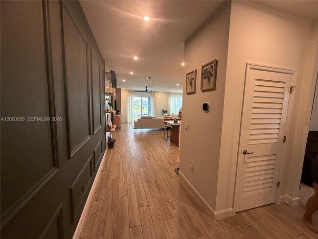 Building Photo - 10503 SW Orana Dr