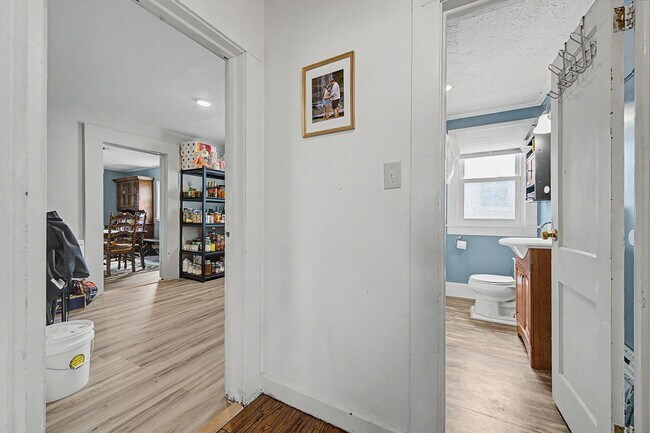 Building Photo - Spacious 5-Bedroom Home Near Radford University