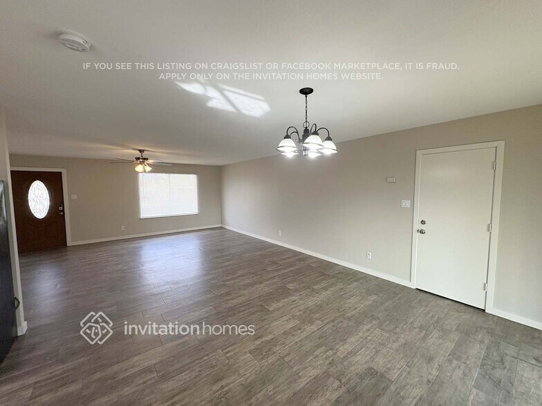 Building Photo - 7539 W Indianola Ave