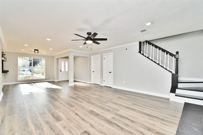 Building Photo - 2035 Round Spring Dr