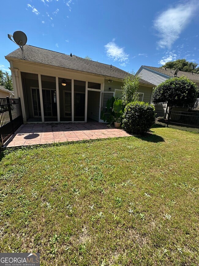 Building Photo - 111 Magic Lily Dr