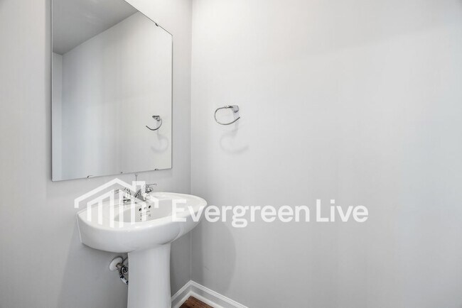 Building Photo - 1306 Willow Oaks Wy