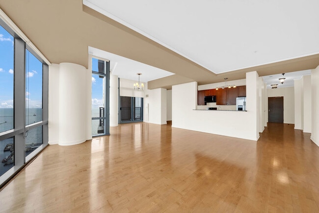 Building Photo - 450 E Waterside Dr