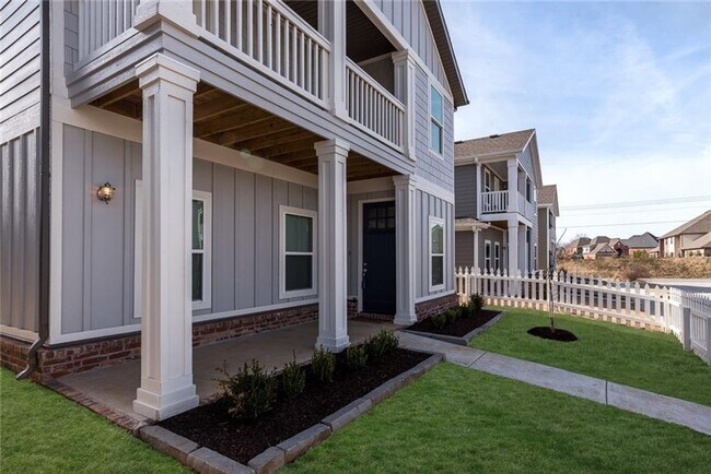 Building Photo - 3 bedroom 2.5 bath new home centrally located