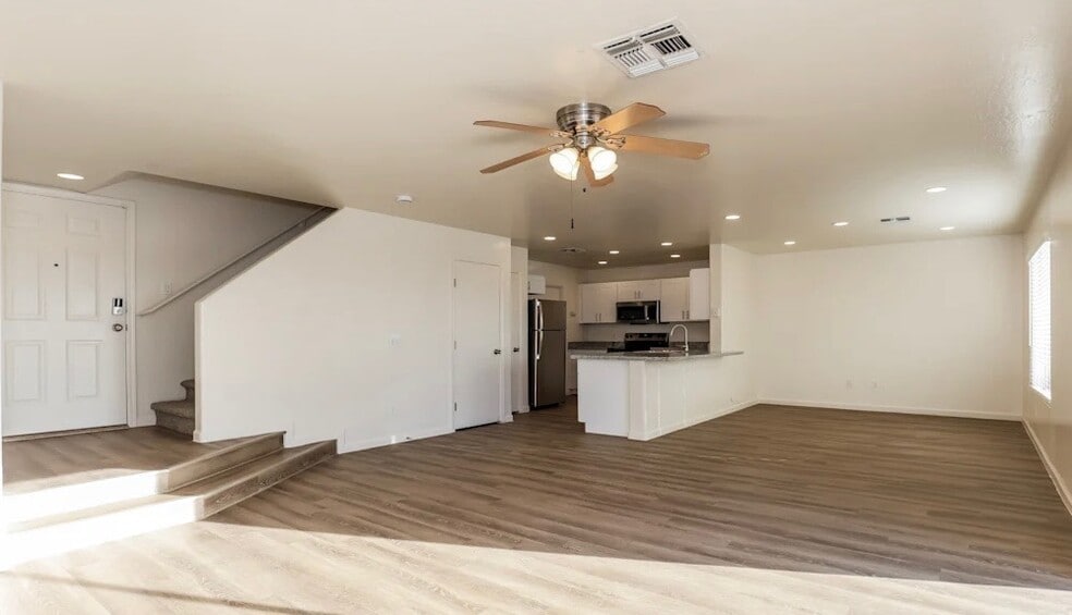 Building Photo - 704 Gibson St