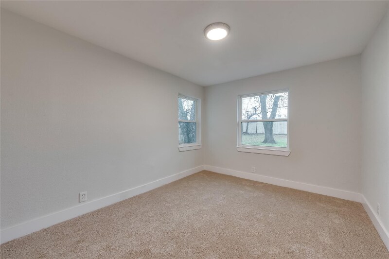 Building Photo - 1506 Hillcrest Dr