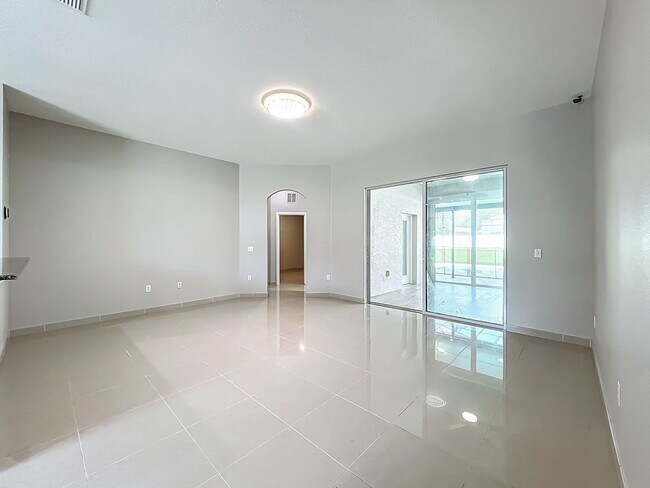 Building Photo - Clermont Pool Home