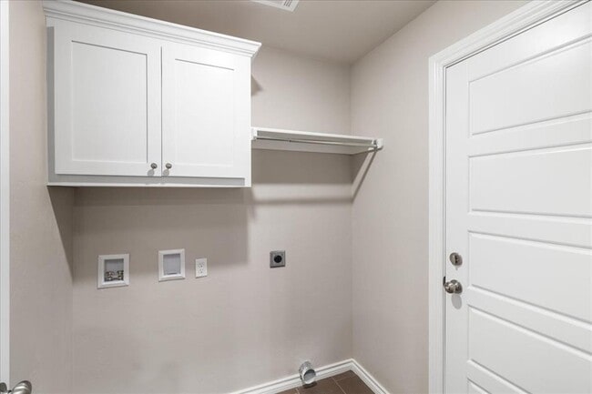 Building Photo - 410 Grove St