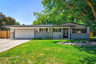 Building Photo - 8605 W Winchester Dr