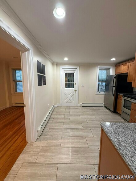 Building Photo - 234 Lexington St