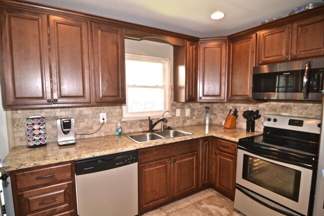 Building Photo - 564 Palace Ln