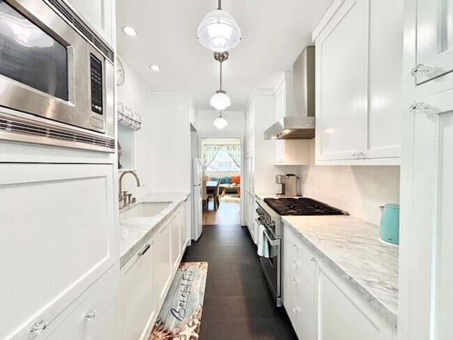 Building Photo - 3628 Ocean- MFR