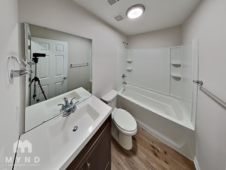 Building Photo - 3284 Anderson Mountain Rd