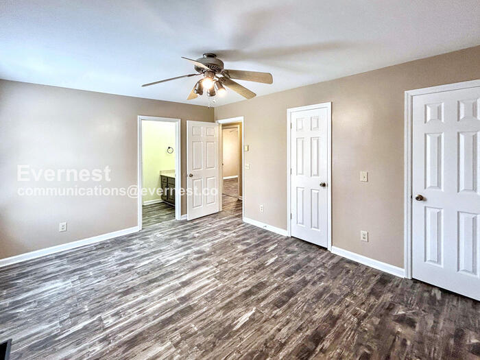 Building Photo - 2427 Riverstone Dr