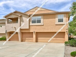 Building Photo - Gated Community 2 Bedroom, 2.5 Bathroom, 2 Car Garage, Upstairs Loft & Backyard. Available NOW!