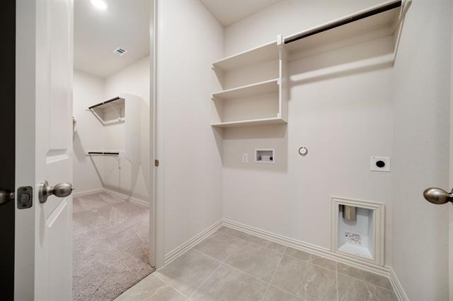 Building Photo - 912 Alberta