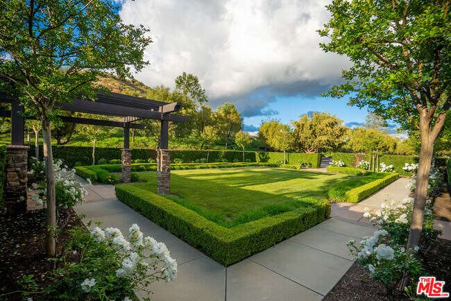 Building Photo - 24130 Tango Dr