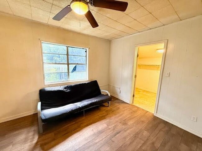 Building Photo - 907 N Harrison St