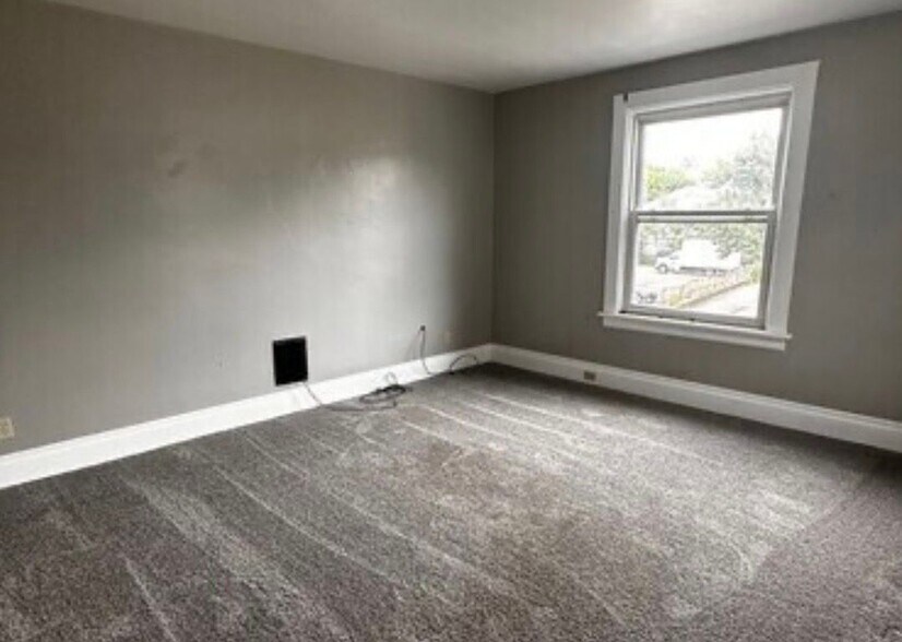 Building Photo - 1100 10th St