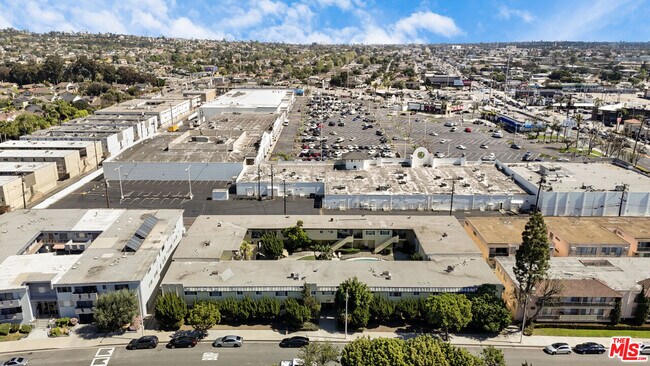 Building Photo - 6740 Springpark Ave