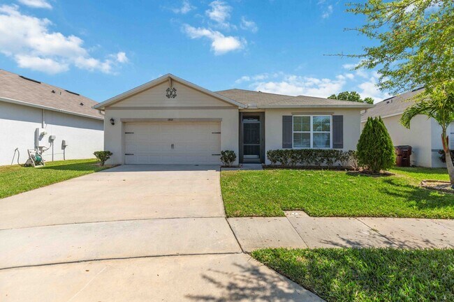 Building Photo - PENDING APPLICATION- MOVE IN SPECIAL-4/2 Energy Efficient Home in St. Cloud w/ Fenced Back Yard