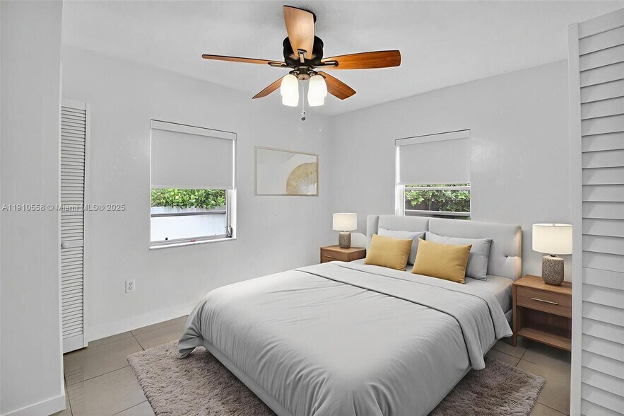 Building Photo - 2744 SW 23rd Ter