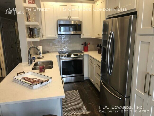Building Photo - Capstone Condominiums 115