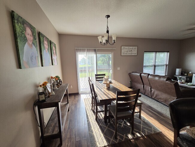 Building Photo - 4121 Mockingbird Ln