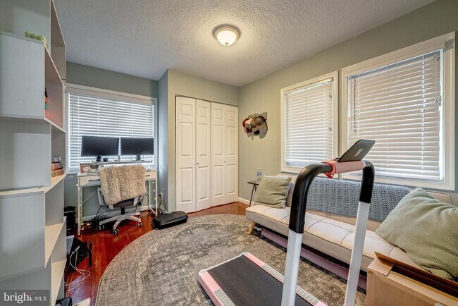 Building Photo - 300 Reneau Way
