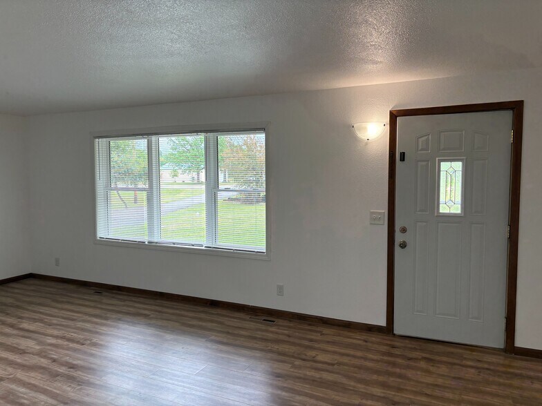 Building Photo - 11398 County Highway 17