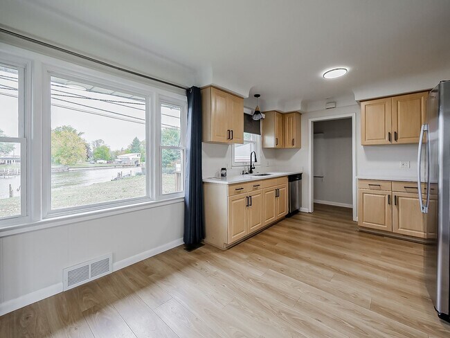 Building Photo - AVAILABLE NOW! Beautiful 3-Bedroom Waterfront Home with Breathtaking Views