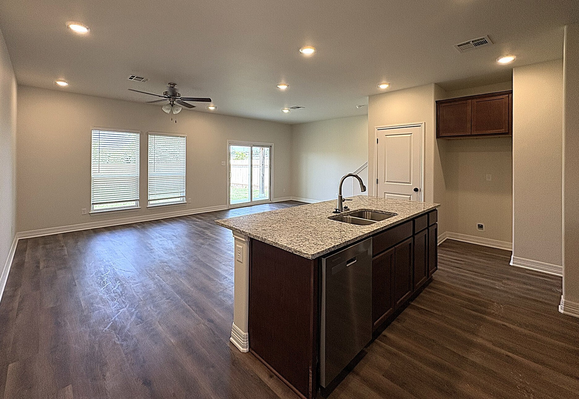 Building Photo - 1154 Lindsey Dr