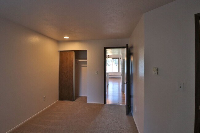 Building Photo - Amazing Views! 2 Bedroom Now Available!