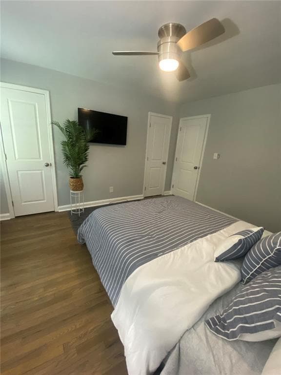 Building Photo - 2133 Pinehurst Dr