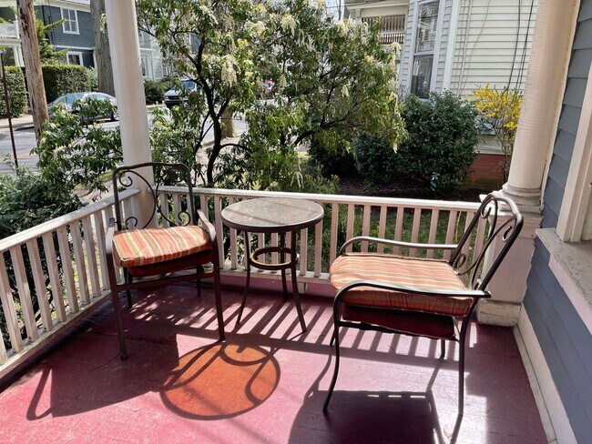 Building Photo - 288 Willow St