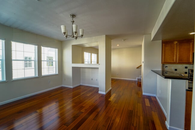 Building Photo - 1702 Northshore Dr