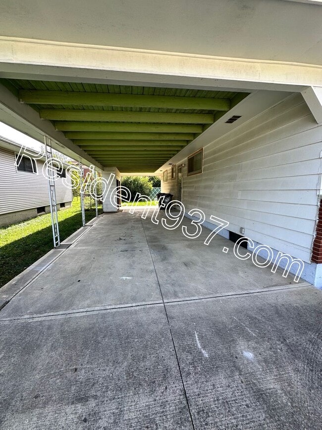 Building Photo - 3 Bed 1 Bath Home