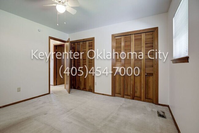 Building Photo - 3632 Sunvalley Dr