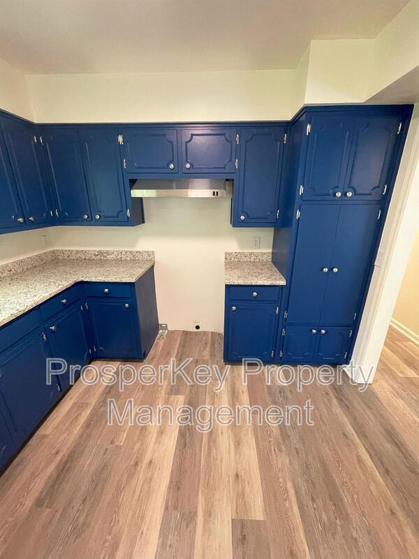 Building Photo - 5360 Spencer Ln